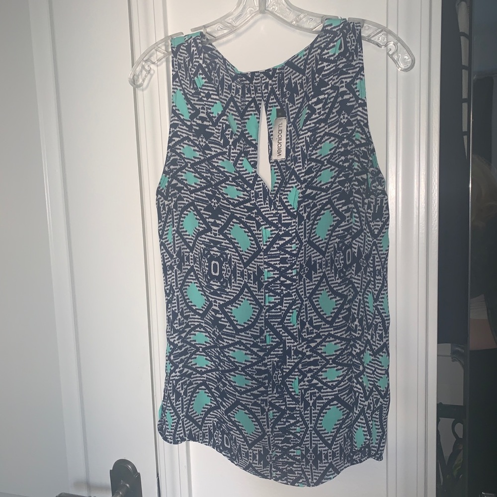 Veronica M. Size Medium Tribal sleeveless blouse